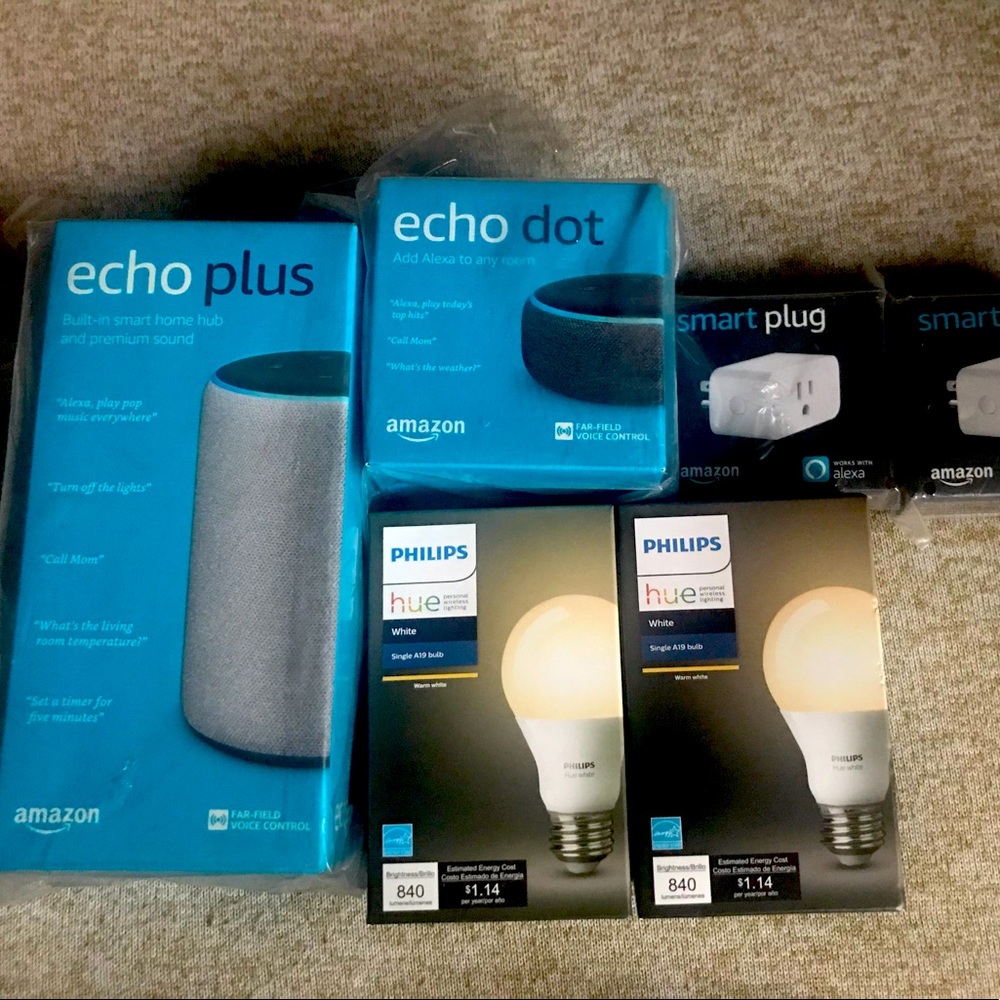 Amazon Bundle: Amazon echo plus, echo dot, bulbs + plugs